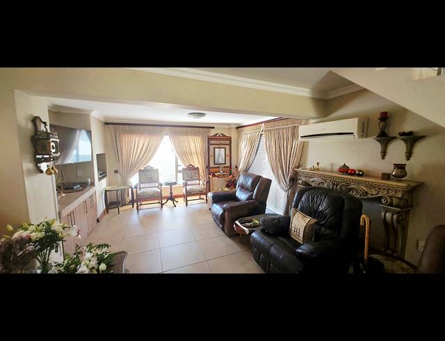 3 BEDROOM FREEHOLD FOR SALE IN BEN FLEUR